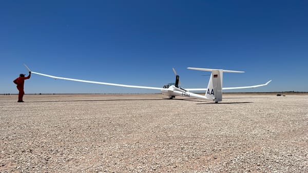 Segelflugsaison 2023 in Namibia: Die Saison startet mit einem knappen 1000 km Flug